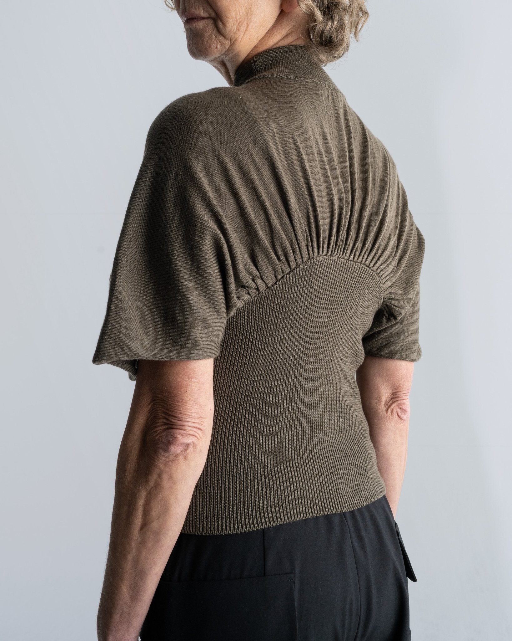 CIRCLE CROPPED TOP - WILLIAM FAN